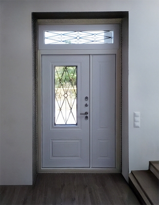 Полуторная дверь с фрамугой Полуторная дверь с фрамугой