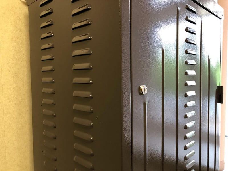 Железные шкафы